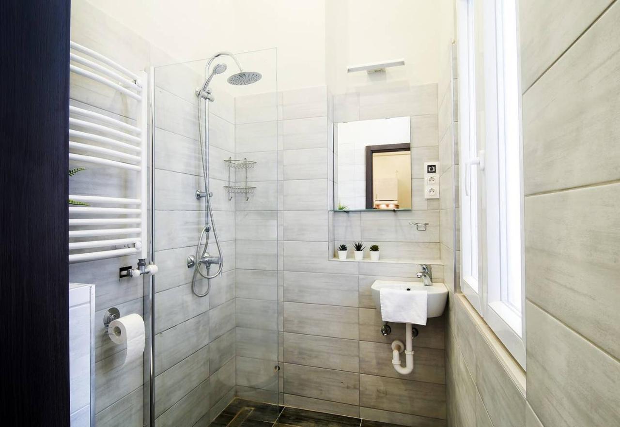 Ultra Central And Stylish Apartment With Ac Budapest Exterior photo